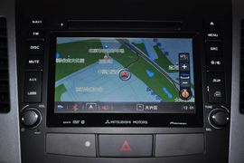 2012款三菱欧蓝德劲界