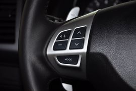 2012款三菱欧蓝德劲界