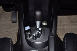 2012款三菱欧蓝德劲界