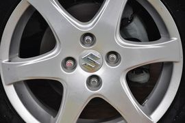 2011款昌河铃木利亚纳a+