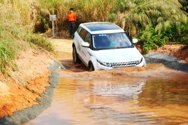 2012款路虎揽胜极光试驾实拍