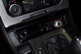 2012款大众全新迈腾旅行轿车