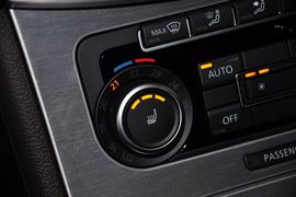 2012款大众全新迈腾旅行轿车