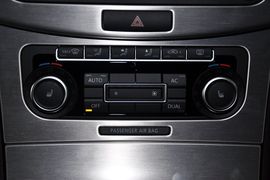 2012款大众全新迈腾旅行轿车