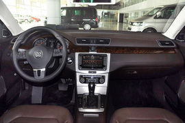 2012款大众全新迈腾旅行轿车