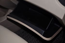 2012款东风悦达起亚狮跑