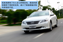 2012款第七代丰田凯美瑞2.5Q试驾实拍