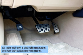 2012款第七代丰田凯美瑞2.5Q试驾实拍