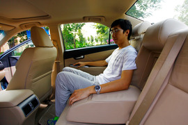 2012款第七代丰田凯美瑞骏瑞2.5S试驾实拍