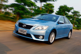 2012款第七代丰田凯美瑞骏瑞2.5S试驾实拍