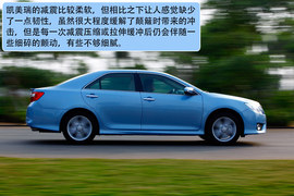 2012款第七代丰田凯美瑞2.5Q试驾实拍