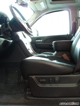 2008款凯迪拉克凯雷德实拍