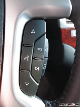 2008款凯迪拉克凯雷德实拍