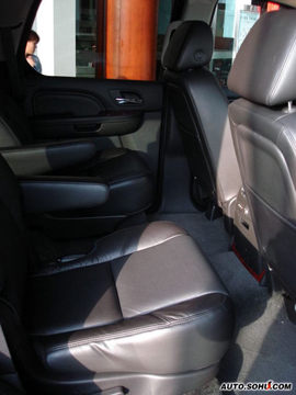 2008款凯迪拉克凯雷德实拍