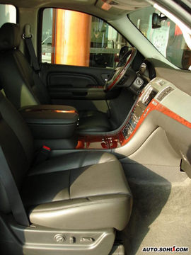 2008款凯迪拉克凯雷德实拍