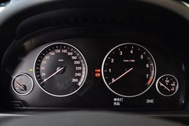 2012款华晨宝马530Li豪华型