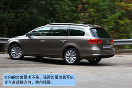 2012款大众迈腾旅行版试驾