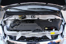 2011款福田蒙派克2.4L-M240财富快车舒适版实拍