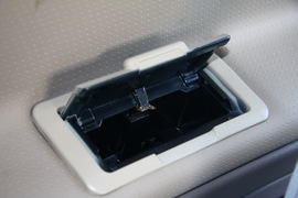 2011款福田蒙派克2.4L-M240财富快车舒适版实拍
