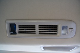 2011款福田蒙派克2.4L-M240财富快车舒适版实拍