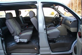 2011款福田蒙派克2.4L-M240财富快车舒适版实拍