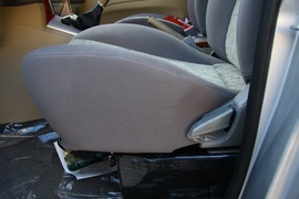 2011款福田蒙派克2.4L-M240财富快车舒适版实拍