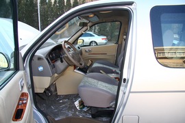 2011款福田蒙派克2.4L-M240财富快车舒适版实拍