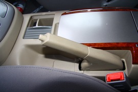 2011款福田蒙派克2.4L-M240财富快车舒适版实拍