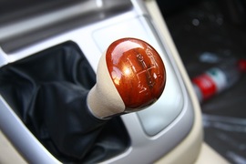 2011款福田蒙派克2.4L-M240财富快车舒适版实拍