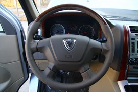 2011款福田蒙派克2.4L-M240财富快车舒适版实拍
