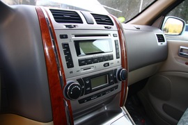 2011款福田蒙派克2.4L-M240财富快车舒适版实拍