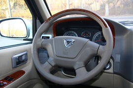 2011款福田蒙派克2.4L-M240财富快车舒适版实拍