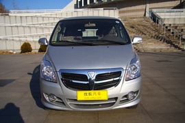 2011款福田蒙派克2.4L-M240财富快车舒适版实拍