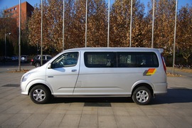 2011款福田蒙派克2.4L-M240财富快车舒适版实拍