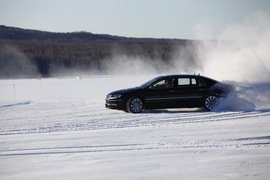 2011款大众辉腾冰雪试驾实拍