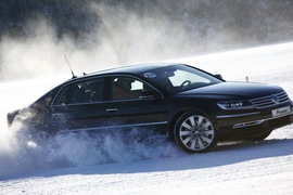 2011款大众辉腾冰雪试驾实拍