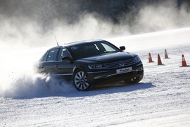 2011款大众辉腾冰雪试驾实拍