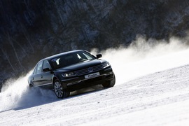 2011款大众辉腾冰雪试驾实拍