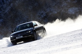 2011款大众辉腾冰雪试驾实拍