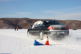 2011款大众辉腾冰雪试驾实拍