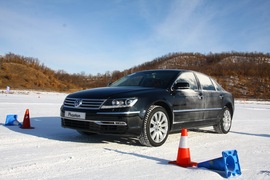 2011款大众辉腾冰雪试驾实拍