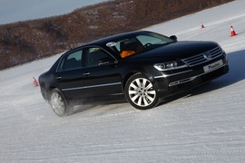 2011款大众辉腾冰雪试驾实拍