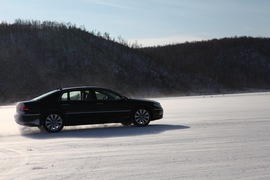 2011款大众辉腾冰雪试驾实拍