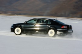 2011款大众辉腾冰雪试驾实拍