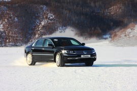 2011款大众辉腾冰雪试驾实拍