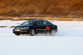 2011款大众辉腾冰雪试驾实拍