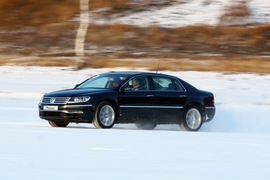 2011款大众辉腾冰雪试驾实拍