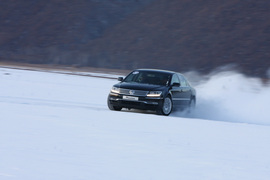 2011款大众辉腾冰雪试驾实拍