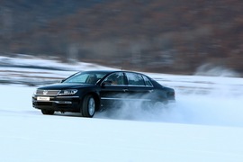 2011款大众辉腾冰雪试驾实拍