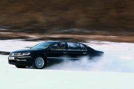 2011款大众辉腾冰雪试驾实拍